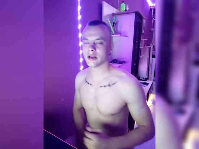 Artemis (25, Hispanic Cam Boy) performing Live Sex.